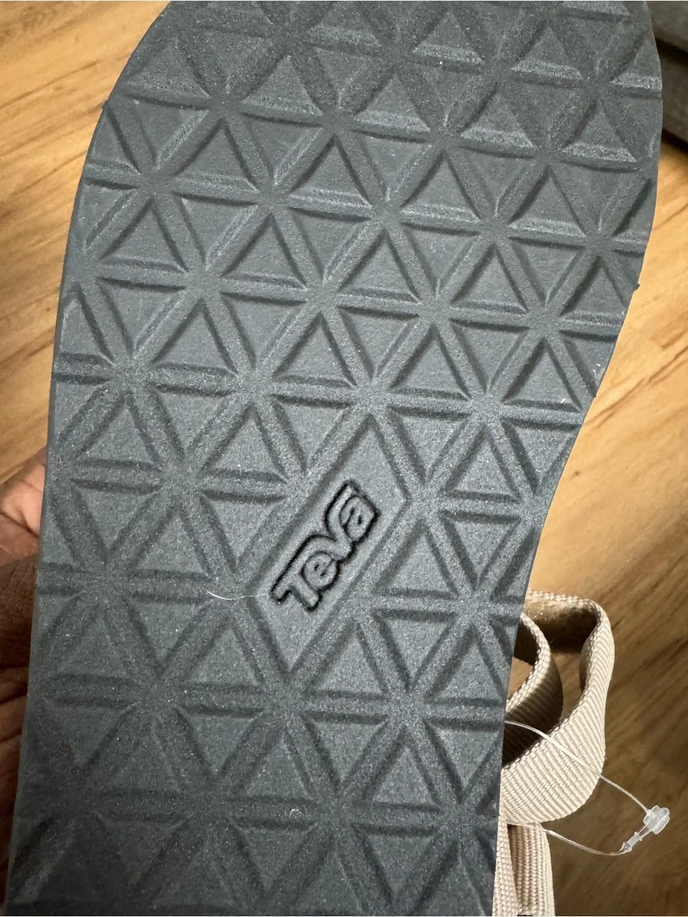 NEW Teva  Size 9 Flatform Universal Sandal